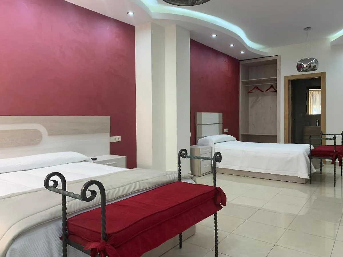 Hostal Poeta Machado Baeza 0*,
