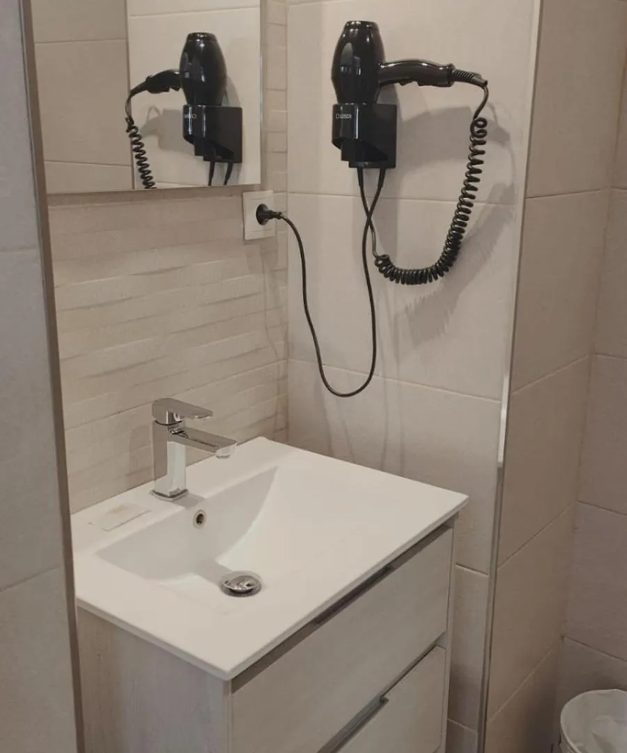 Hostal Poeta Machado Baeza